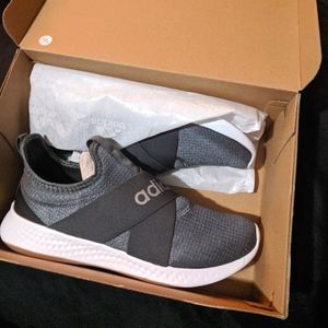 Addidas Running Shoes(Style:Pure Motion Adapt)